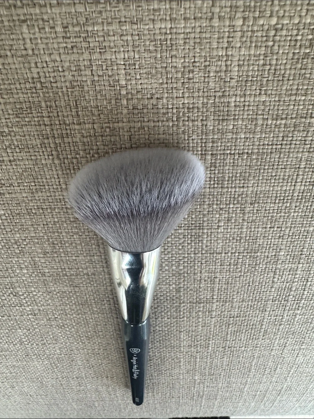 Angie Hot&Flashy  Face Powder Brush with grey Handle A 507 NEW